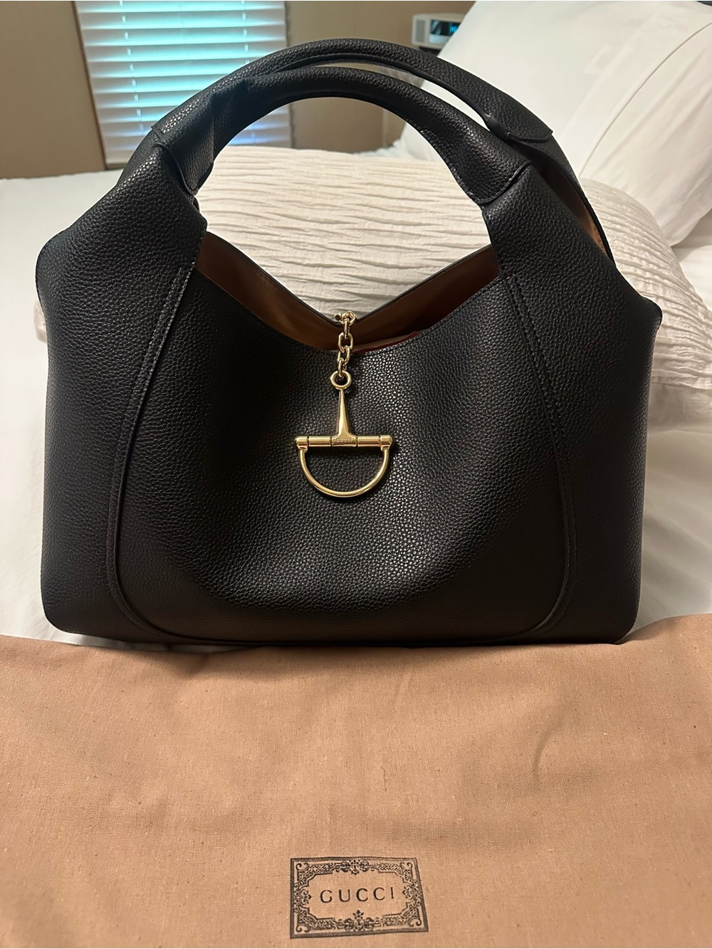 Gucci Black Pebbled Leather Shoulder Bag with Gold Horsebit Charm
